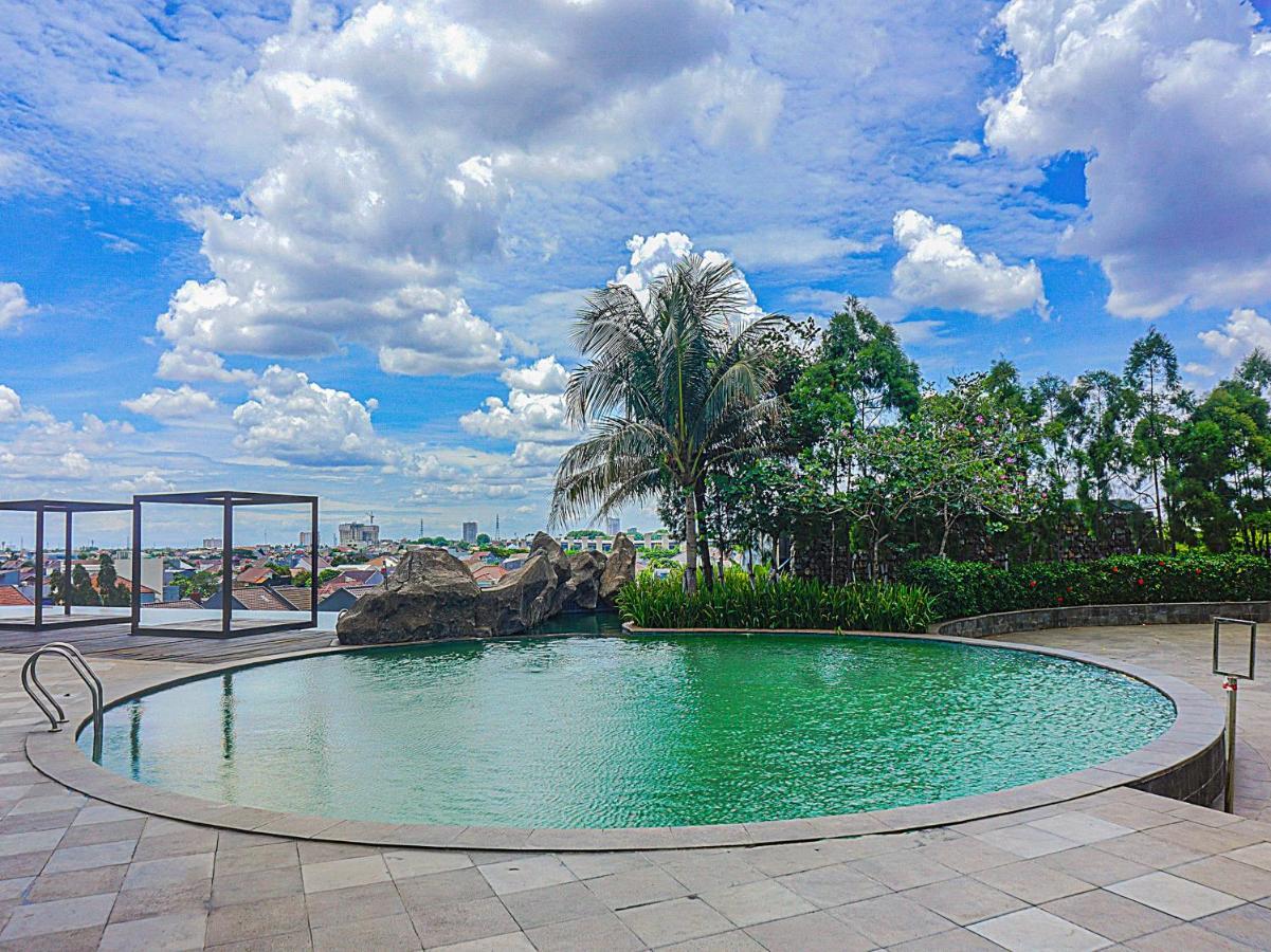 Oyo 90776 Fortune 88 Grand Kamala Lagoon Bekasi Exterior foto